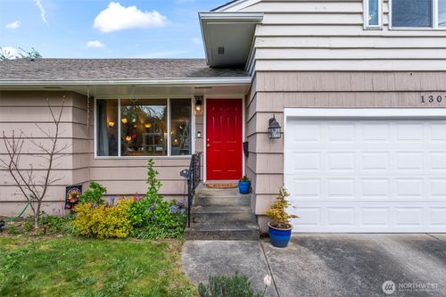 1307 N Huson Street, Tacoma, WA, 98406 | Card Image