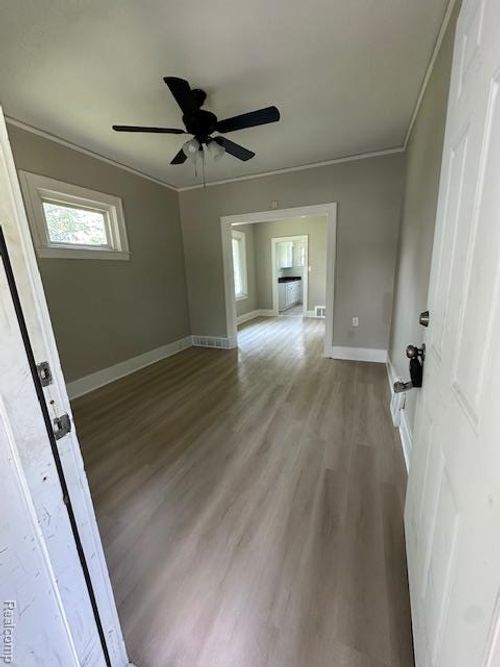 340 E George Ave, Hazel Park, MI, 48030-2545 | Card Image