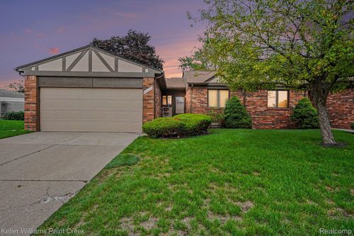 4967 Grand Oaks Dr, Warren, MI, 48092-4665 | Card Image