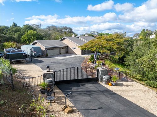 10844 Vista Rd, Atascadero, CA, 93422-2189 | Card Image