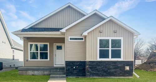123 Axlewood Dr, Waterloo, IA, 50701-1228 | Card Image