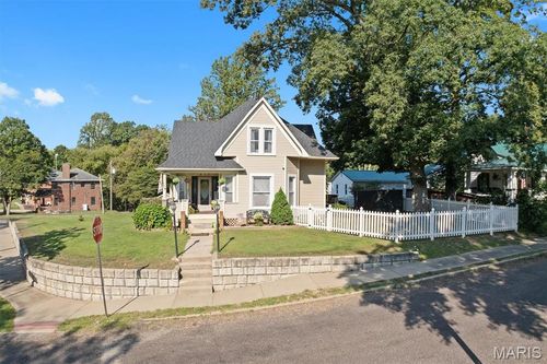 615 Grigg St, Greenville, IL, 62246-1113 | Card Image