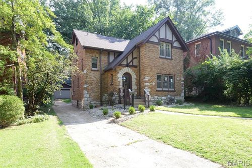 7342 Carleton Ave, University City, MO, 63130-1713 | Card Image