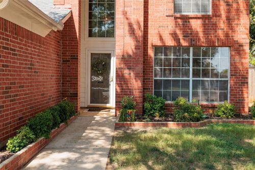 747 Cedar Leaf Cir, Lake Dallas, TX, 75065-2226 | Card Image