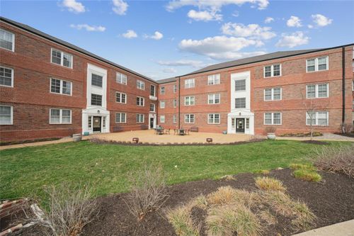 f-921 S Hanley Road, Clayton, MO, 63105 | Card Image