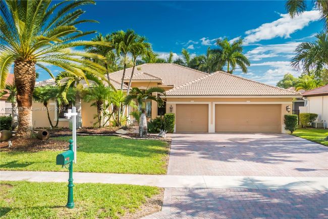 18611 Sw 39th St, House other with 6 bedrooms, 3 bathrooms and null parking in Miramar FL | Image 1