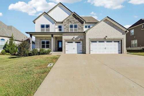 300 Bluebriar Trce, Clarksville, TN, 37043-2150 | Card Image