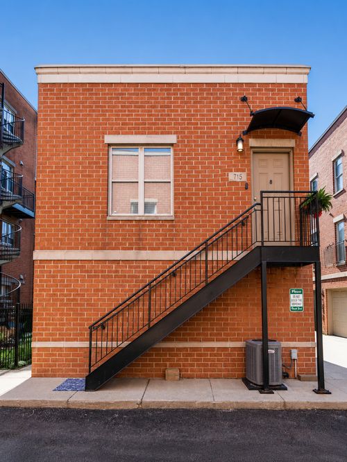 0-715 Eastman St, Chicago, IL, 60610-6181 | Card Image