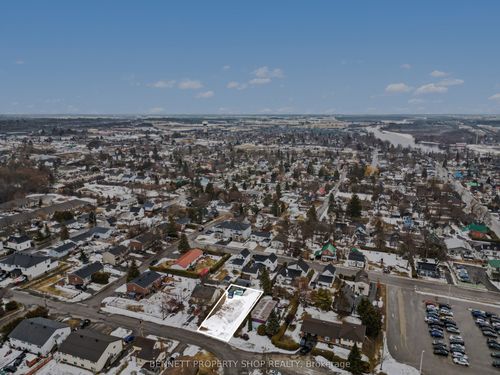 172 Adelaide St, Almonte, ON, K0A1A0 | Card Image