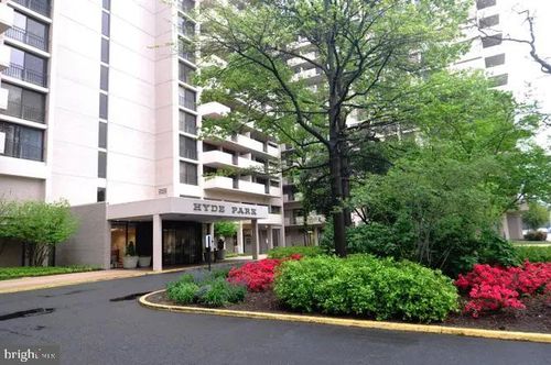 322-4141 N Henderson Rd, ARLINGTON, VA, 22203-2458 | Card Image
