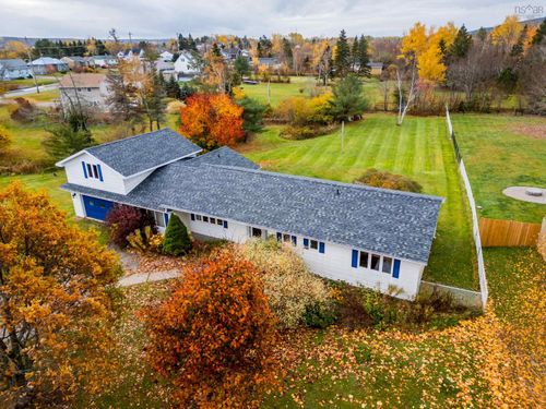 21 Daley Dr, Sydney, NS, B1R2K1 | Card Image