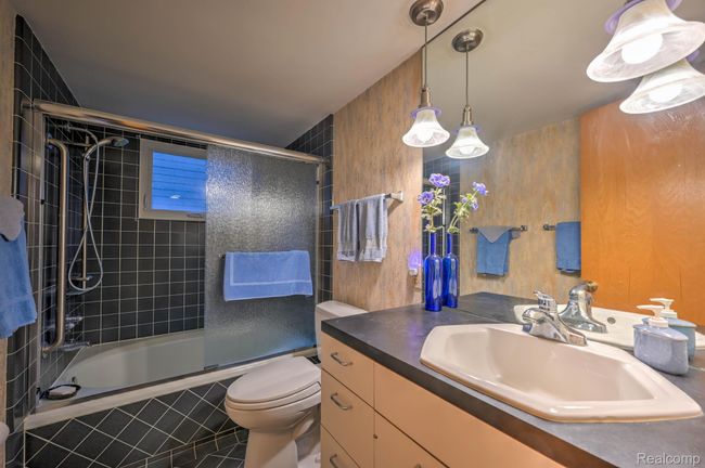 FULL BATH | Image 23
