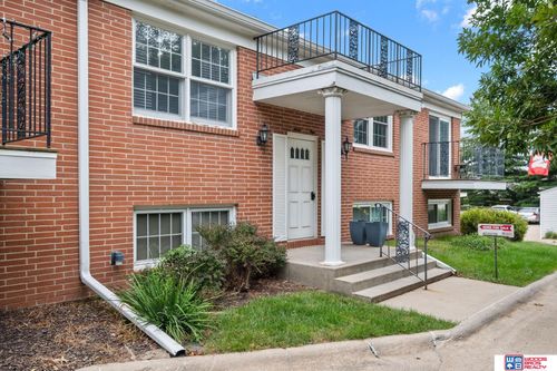 8-210 Lakewood Drive, Lincoln, NE, 68510 | Card Image