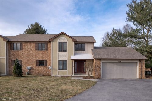 4839 Pond Dr Nw, North Canton, OH, 44720-7434 | Card Image