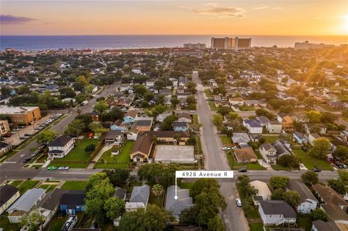 4928 Avenue R, Galveston, TX, 77551-5277 | Card Image