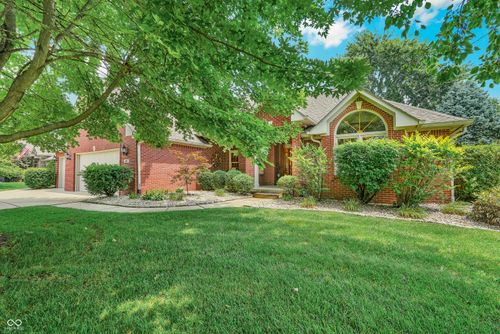 1347 Manchester Dr, Greenfield, IN, 46140-7764 | Card Image