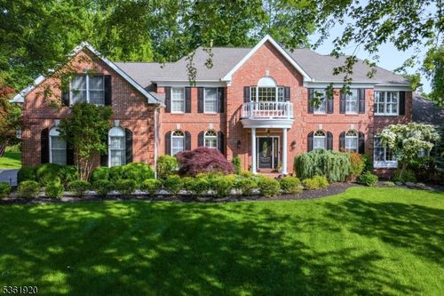 52 Independence Dr, Basking Ridge, NJ, 07920-3815 | Card Image