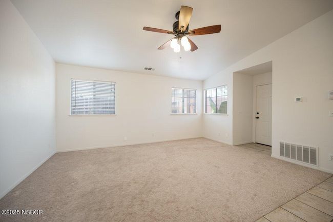 Living Room 3 (2) | Image 9