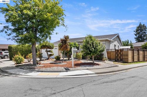 3207 Defoe Ct, Fremont, CA, 94536-2414 | Card Image