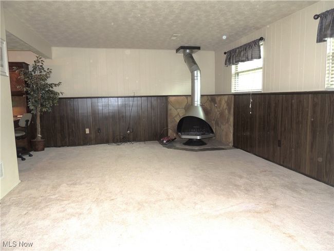 678 Laurelwood Dr Se, House other with 3 bedrooms, 2 bathrooms and null parking in Warren OH | Image 7