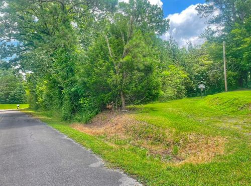 433 A Stinson Dr Nw, Dalton, GA, 30721-7946 | Card Image