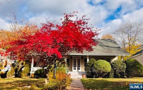 23 Bradford St, Glen Rock, NJ, 07452-2101 | Card Image