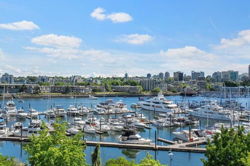 501-1099 Marinaside Crescent, Vancouver, BC, V6Z2Z3 | Card Image