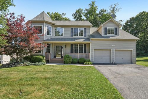 110 Winding Brook Ct, New Windsor, NY, 12553-8370 | Card Image