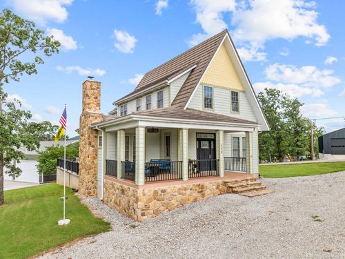 439 Mohican Ln, Lampe, MO, 65681-8118 | Card Image