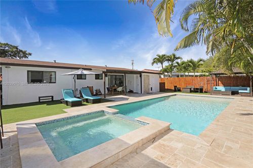 6751 Sw 13th St, Miami, FL, 33144-5520 | Card Image