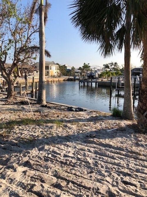 3021 Shell Mound Blvd, FORT MYERS BEACH, FL, 33931-3627 | Card Image
