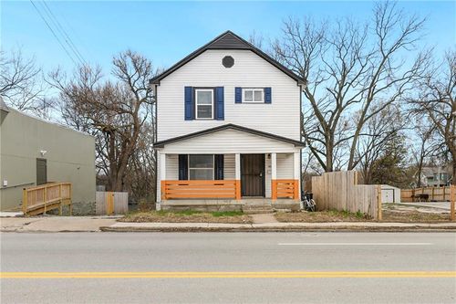 3609 E 27th St, Kansas City, MO, 64127-4330 | Card Image