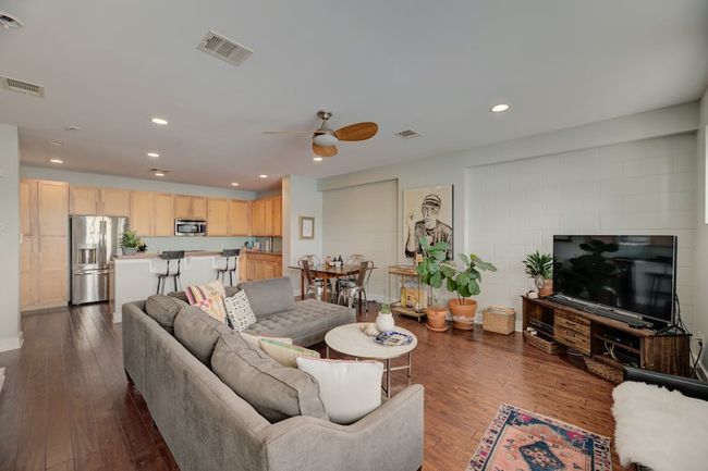 APT-2 - 2608 E 6 Th St, Condo with 2 bedrooms, 3 bathrooms and null parking in Austin TX | Image 9