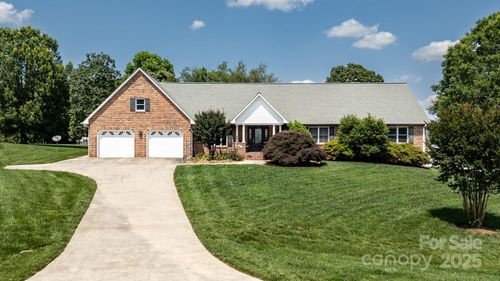 139 Hardwick Dr, Mooresville, NC, 28115-8589 | Card Image
