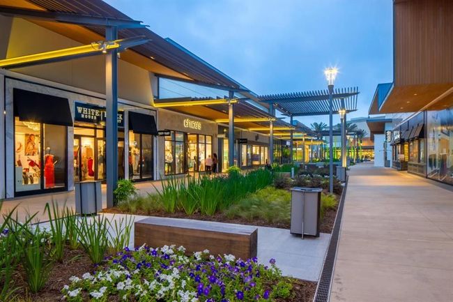 Just 18 miles and 29 minutes away, Baybrook Mall offers a dynamic selection of shops and restaurants, including favorites like Macy's, The Cheesecake Factory, Zara, Apple, and H&M, providing everything you need for a fun shopping day or casual dining experience! | Image 47
