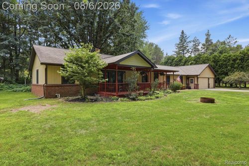 4550 Hummer Lake Rd, Ortonville, MI, 48462-9439 | Card Image