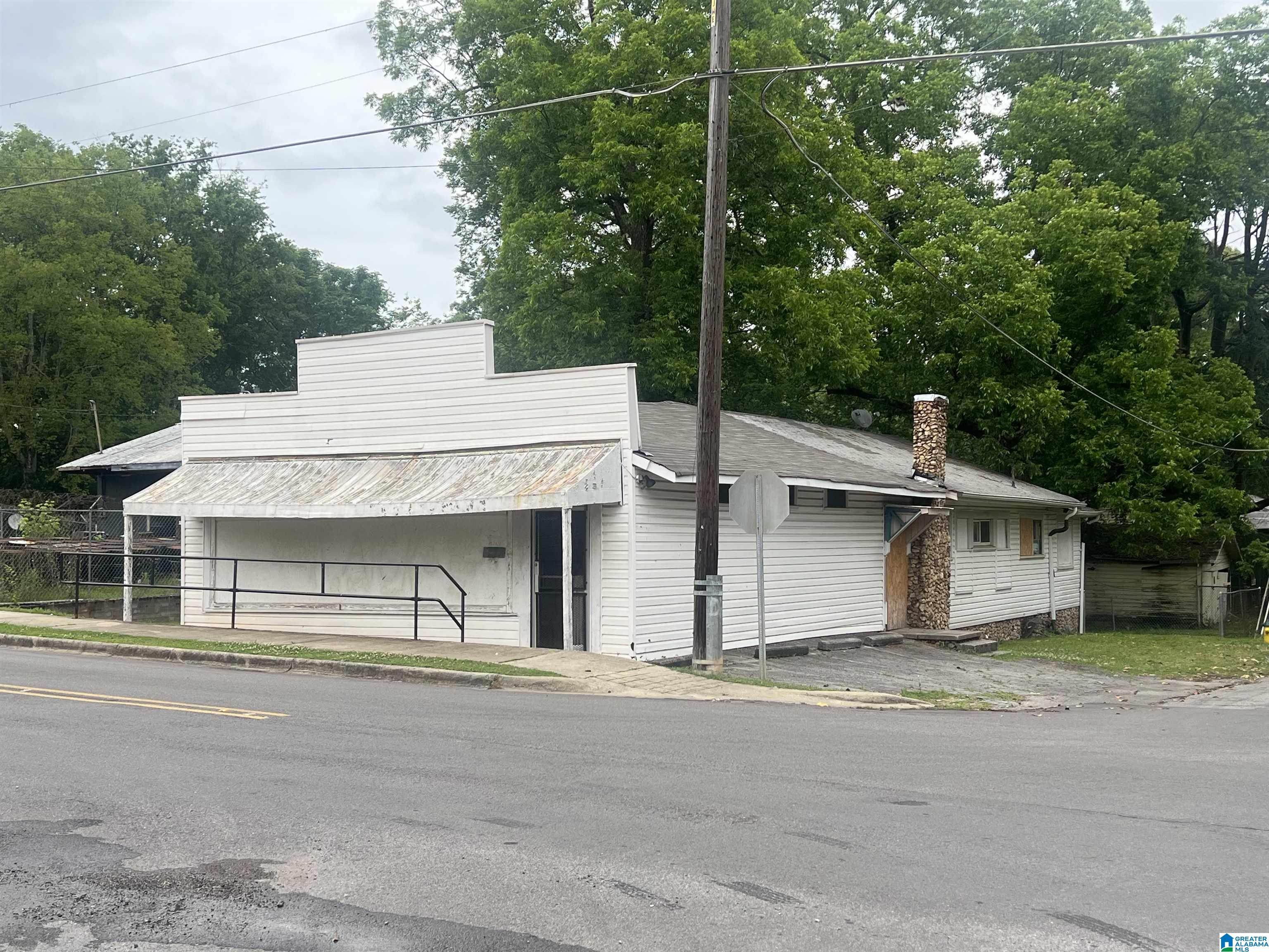 1013 8 St, Midfield, AL