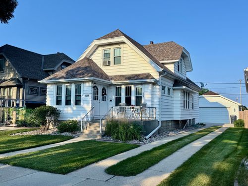 1256 S 53rd St, West Milwaukee, WI, 53214-3553 | Card Image