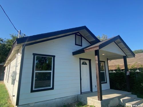 1502 Menchaca St, San Antonio, TX, 78207-1057 | Card Image