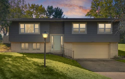 17912 Mohawk Dr, Spring Lake, MI, 49456-9121 | Card Image