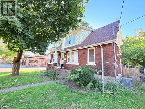3203 Linwood Pl, Windsor, ON, N9C1P9 | Card Image