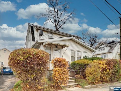 142 Carolina Ave, Irvington, NJ, 07111-2601 | Card Image