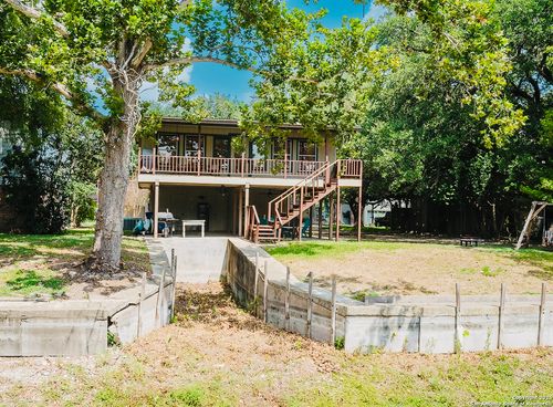 221 Spyglass Rd, Mcqueeney, TX, 78123-3441 | Card Image