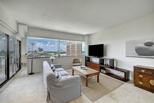 unit-17a-5000 Montrose Blvd, Houston, TX, 77006-6563 | Card Image