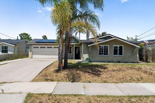 8820 Ellenwood Cir, Spring Valley, CA, 91977-4743 | Card Image