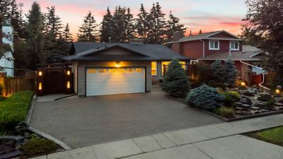 5 Robinson Dr, House detached with 3 bedrooms, 3 bathrooms and 5 parking in Okotoks AB | Image 1