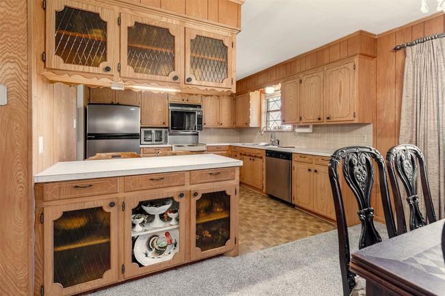 Eat-at bar with storage | Image 15