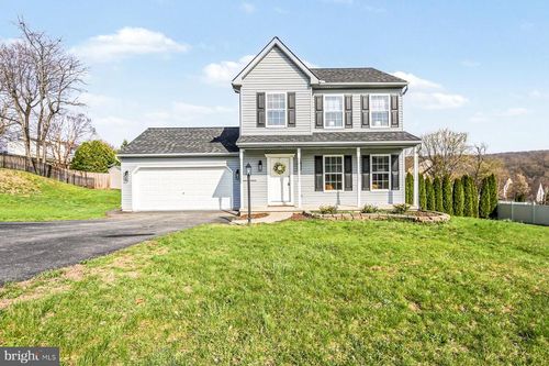 55 Burberry Ln, MOUNT WOLF, PA, 17347-9574 | Card Image