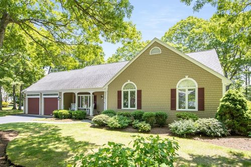9 Dacey Dr, Centerville, MA, 02632-5906 | Card Image
