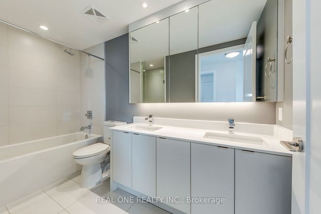 818 - 1 Edgewater Dr, Condo with 2 bedrooms, 3 bathrooms and null parking in Toronto ON | Image 28